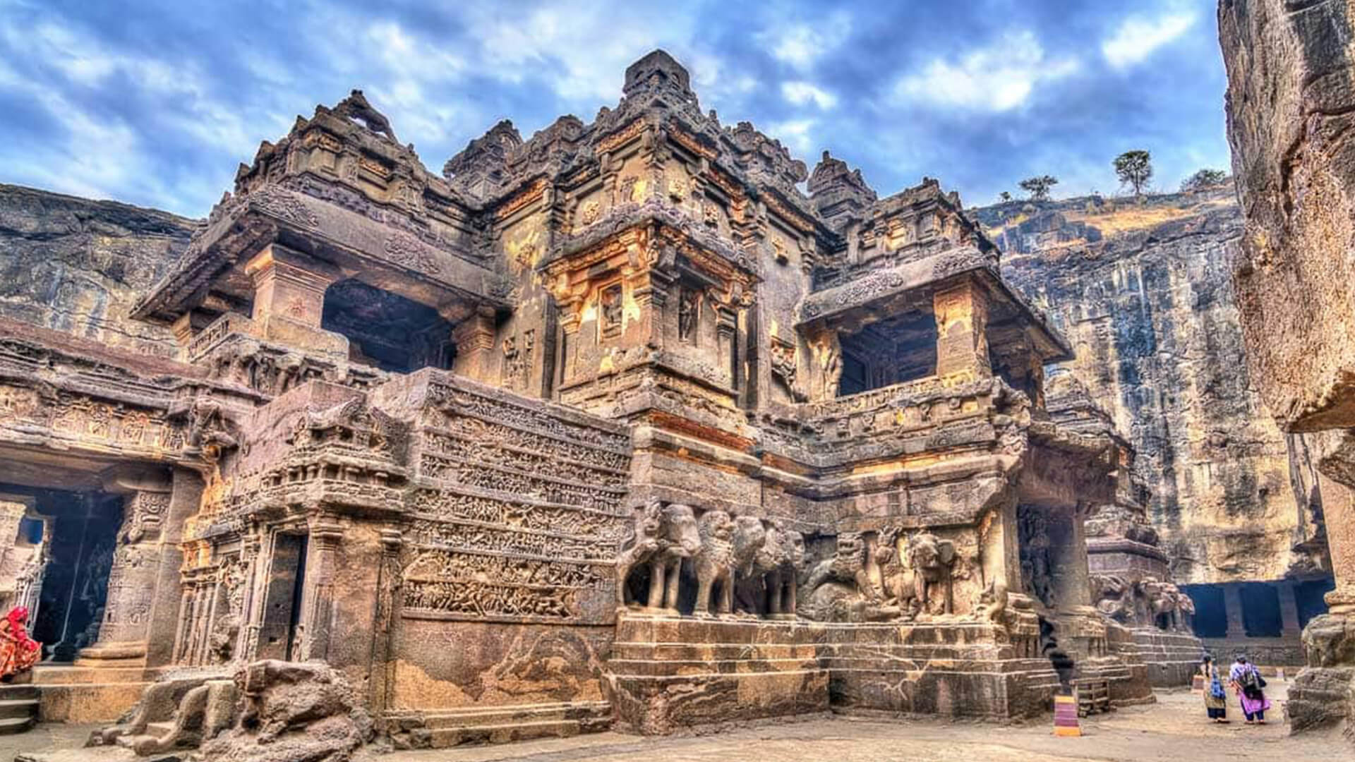 ajanta caves nearest tourist places